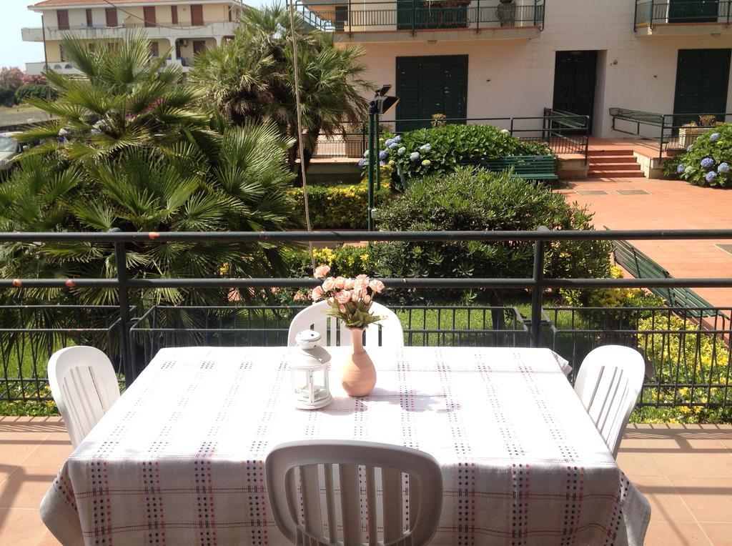 Al Giardino Sant'Anna Apartment มาสคาลิ ภายนอก รูปภาพ